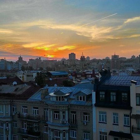 Mansard Apartment Antonovicha 4 Kiev Dış mekan fotoğraf