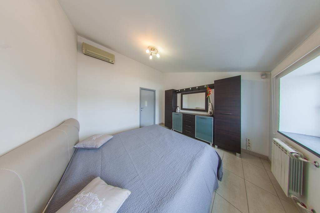Mansard Apartment Antonovicha 4 Kiev Dış mekan fotoğraf