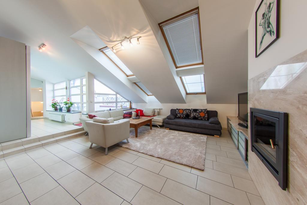 Mansard Apartment Antonovicha 4 Kiev Dış mekan fotoğraf