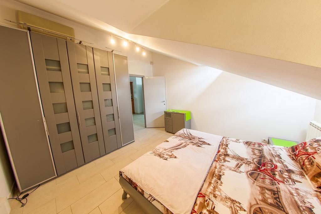 Mansard Apartment Antonovicha 4 Kiev Dış mekan fotoğraf